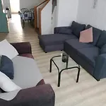 La A Deux Pas